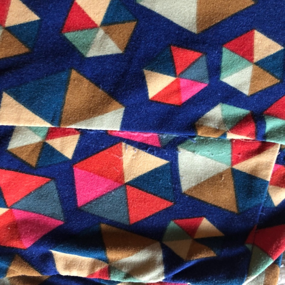 LulaRoe Tall and Curvy Leggings - Picture 3 of 3